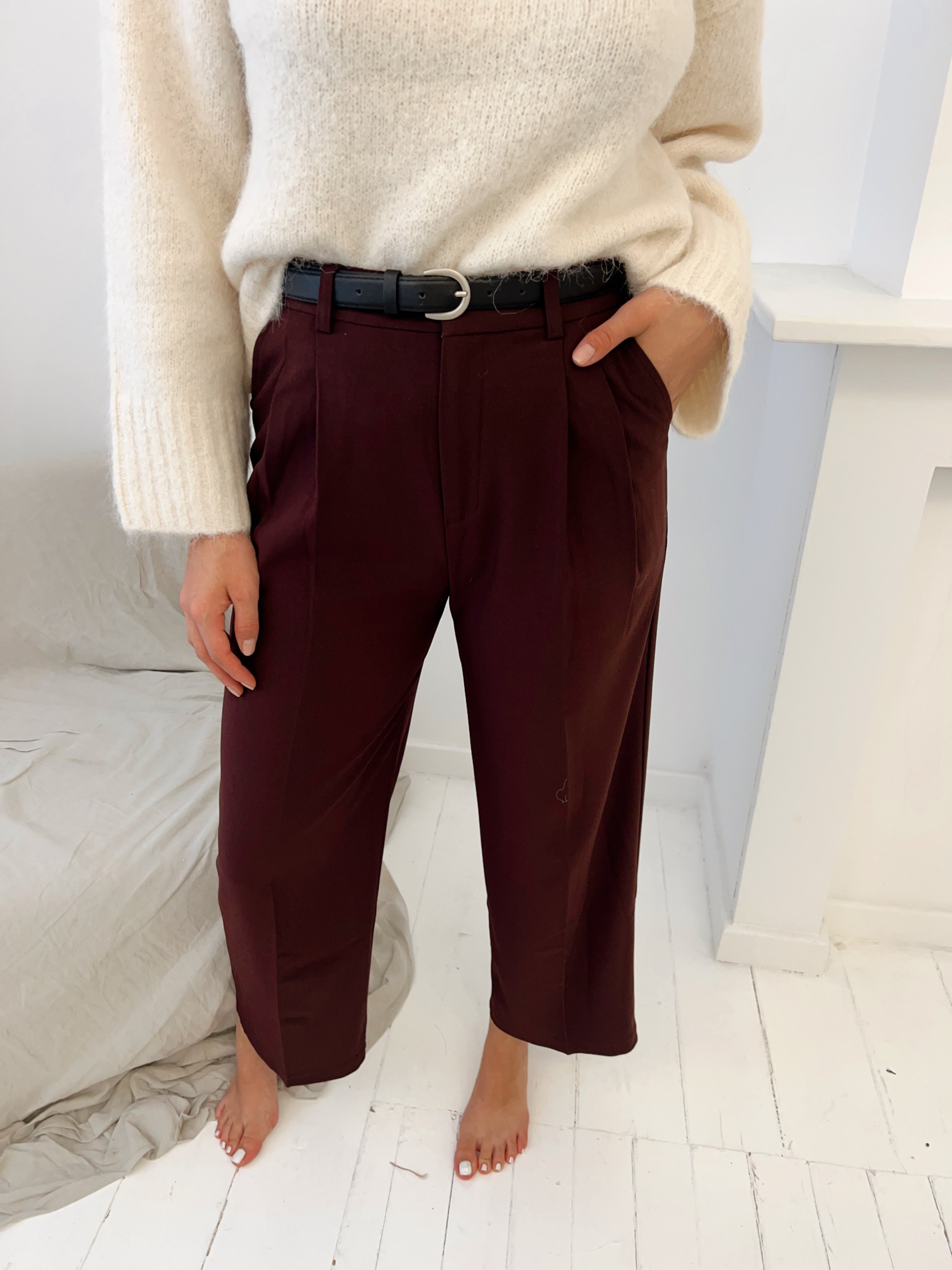 KYLIE BELTED TROUSERS BURGUNDY